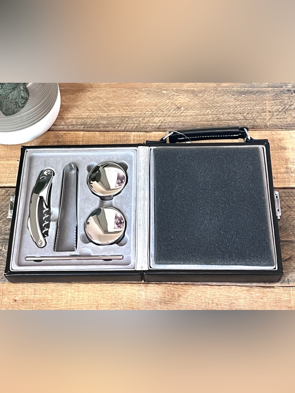 Travel Bar Set Stainless Steel Flasks Shot Glasses Corkscrew Case Kit - Picture 4 of 6